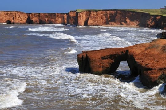 Ein Highlight auf den Iles de la Madeleine sind die rostroten Klippen.