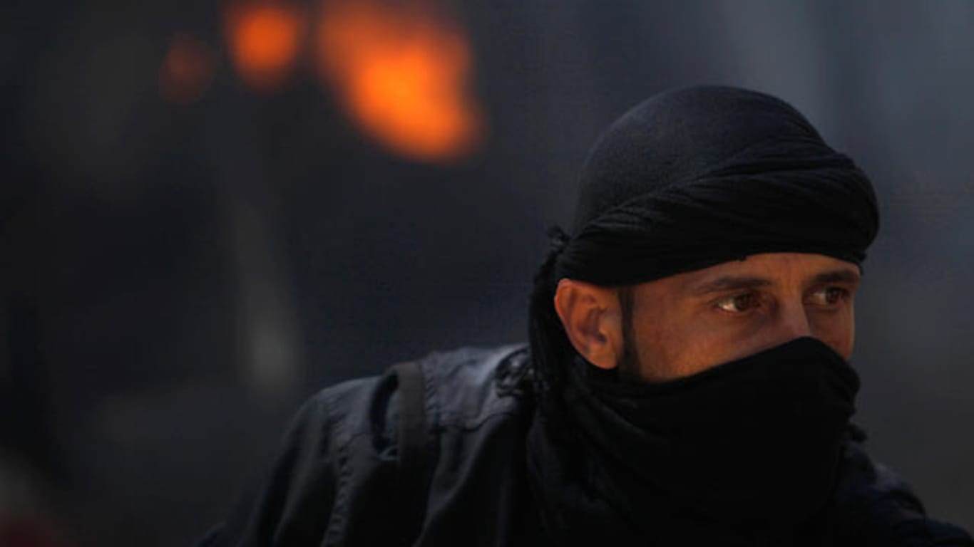 Ein Kämpfer der Nusra-Front im syrischen Rakka