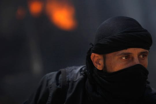 Ein Kämpfer der Nusra-Front im syrischen Rakka