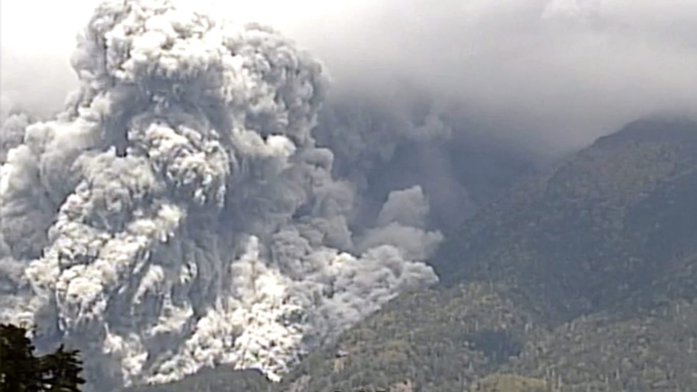 Der plötzliche Ausbruch des japanischen Vulkans Ontakesan hat wohl Dutzenden Wanderern den Tod gebracht.