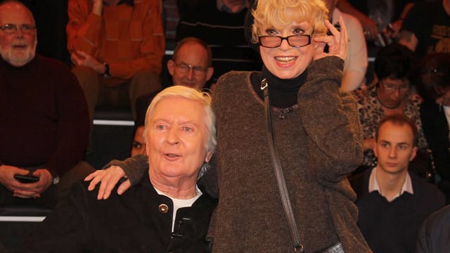 Peer Augustinski und Ingrid Steeger bei einem gemeinsamen Auftritt bei "Markus Lanz" im Dezember 2013.