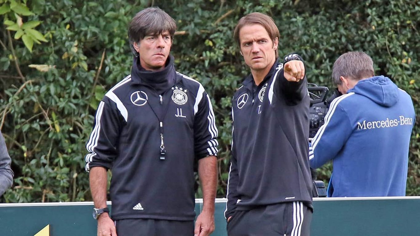 Bundestrainer Joachim Löw (li.) und sein neuer Co-Trainer Thomas Schneider.
