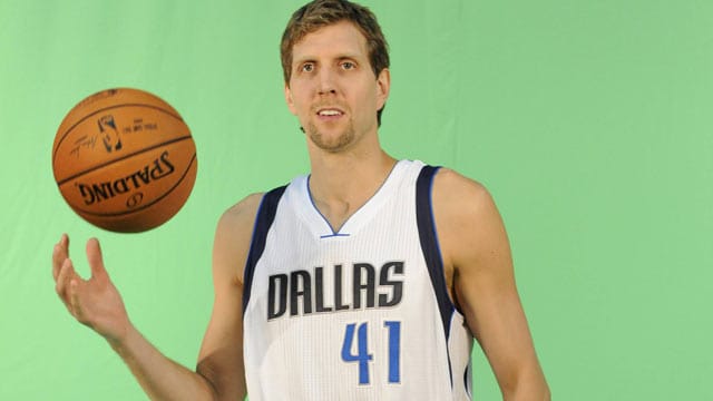 Das Trikot von Dirk Nowitzki bietet viel Platz für Sponsorenwerbung. Bisher ist die Bekleidung der NBA-Spieler werbefrei.