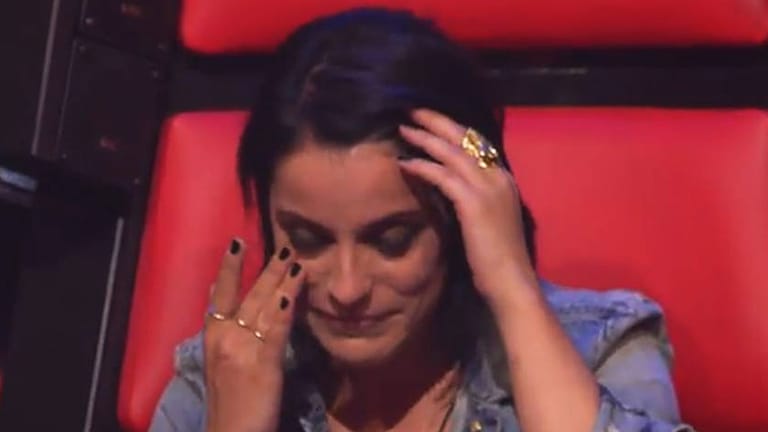 Stefanie Kloß kann bei "The Voice of Germany" ihre Tränen nicht zurückhalten.