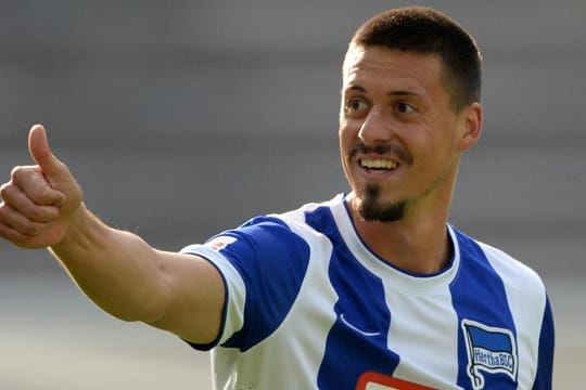 Daumen hoch: Sandro Wagner traf im Testspiel gegen Erzgebirge Aue in der Schlussphase.