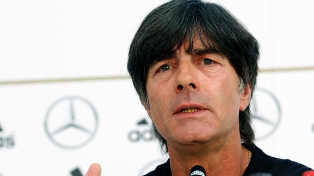 Für Bundestrainer Joachim Löw trägt die Nationalmannschaft keine Schuld an der gestiegenen Belastung der Profis. Für Bundestrainer Joachim Löw trägt die Nationalmannschaft keine Schuld an der gestiegenen Belastung der Profis.