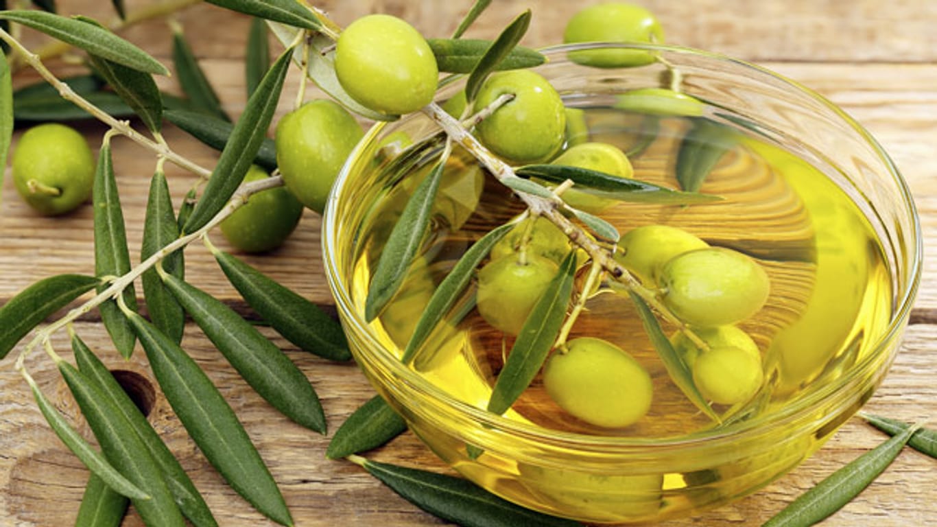 Olivenöl enthält einen hohen Anteil an einfach ungesättigten Fettsäuren, welche sehr gesund sind
