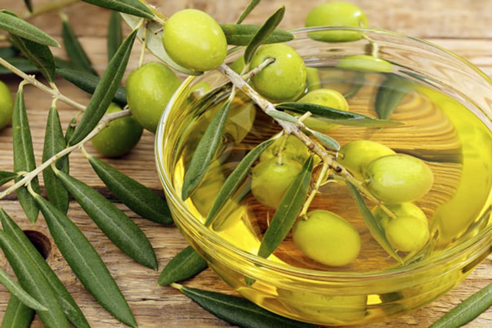 Olivenöl enthält einen hohen Anteil an einfach ungesättigten Fettsäuren, welche sehr gesund sind