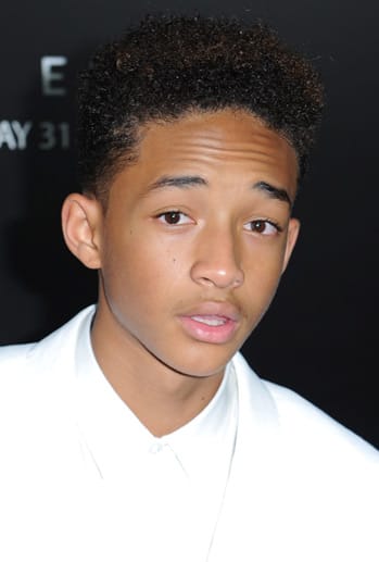 Auch ihr männlicher Schauspiel-Kollege Jaden Smith - ein Sohn von Will Smith und Jada Pinkett-Smith - wird als besonders einflussreicher Teenie gewürdigt. Das Magazin bezeichnet den 16-Jährigen als "Konfuzius des Internetzeitalters", weil er seine fünf Millionen Twitter-Follower regelmäßig mit philosophischen und weisen Einsichten versorge.