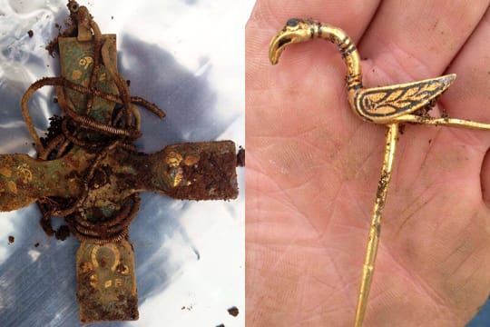 Wertvolle Broschen, reichverzierte Silberkreuze und kostbare Armbänder gehören zu dem außergewöhnlichen Wikingerschatz