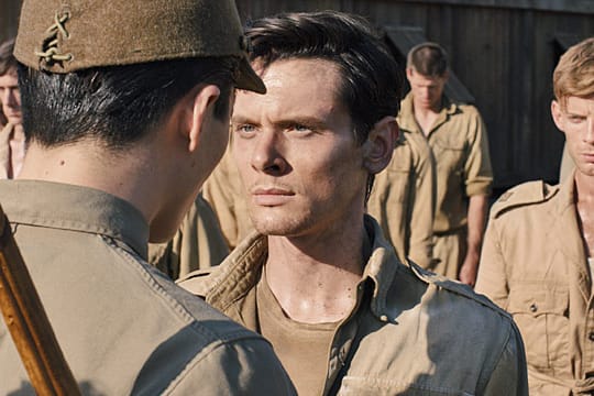 Jack O'Connell (mi.) verkörpert in "Unbroken" Louis Zamperini