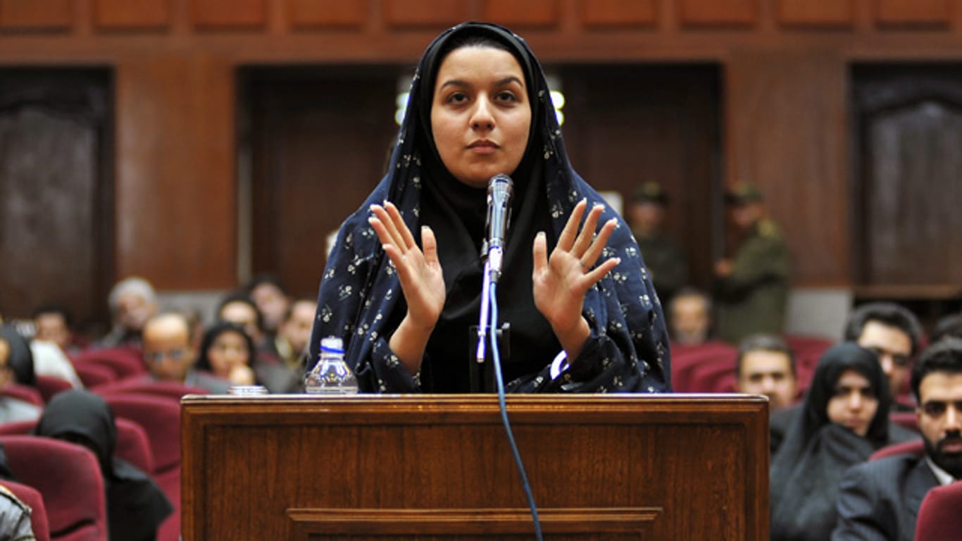 Die Iranerin Reyhaneh Jabbari vor Gericht.