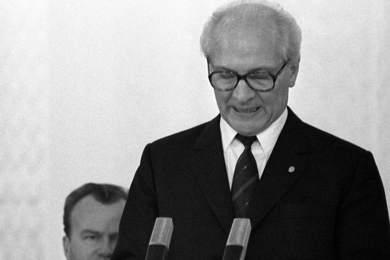 DDR-Staats- und Parteichef Erich Honecker - von den eigenen Genossen zum Rücktritt gezwungen