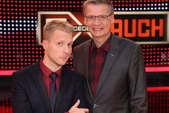Oliver Pocher und Günther Jauch genehmigten sich in der Show ein Gläschen Schnaps.