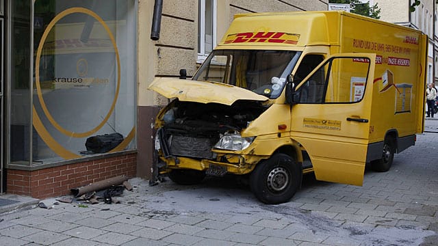 Post- bzw. DHL-Fahrzeuge sind immer häufiger in Unfälle verwickelt