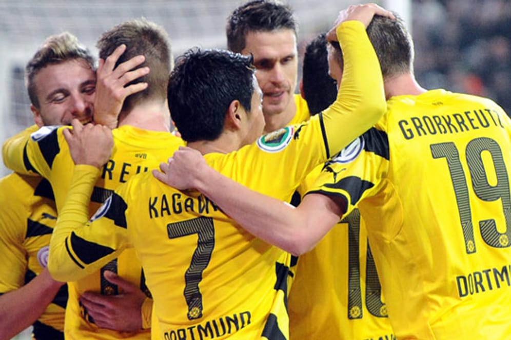 Schwarz-gelber Jubel: Die Spieler von Borussia Dortmund haben in Hamburg allen Grund zur Freude.