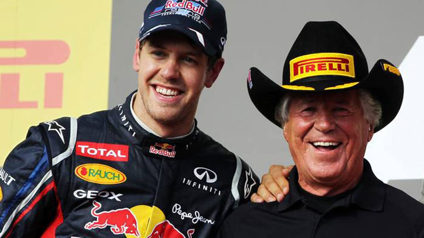 Mario Andretti (re.) glaubt an die Stärke von Sebastian Vettel.