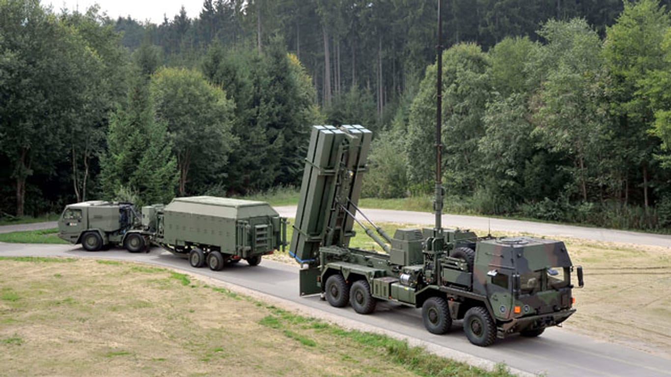 Die Bundeswehr müsste bei einem Kauf des Raketenabwehrsystems MEADS möglicherweise deutlich mehr zahlen als bisher kalkuliert.