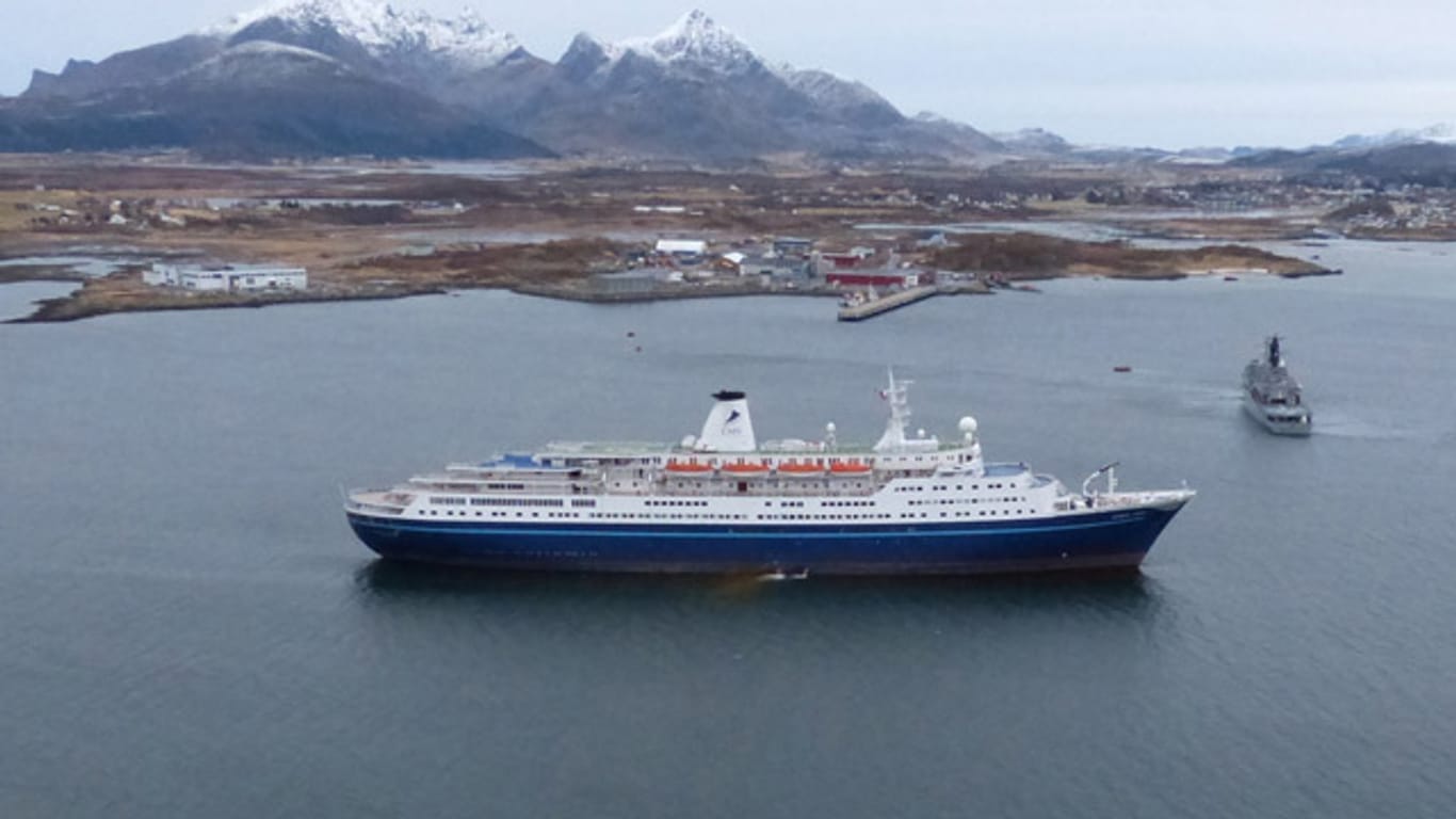 Das Kreuzfahrtschiff "Marco Polo" mit mehr als 1000 Personen an Bord ist vor Norwegen auf Grund gelaufen.