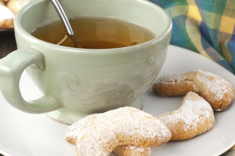 Mit einem Tee-Adventskalender können Sie Ihren Kollegen oder Liebsten jeden Tag ein paar besinnliche Minuten schenken.