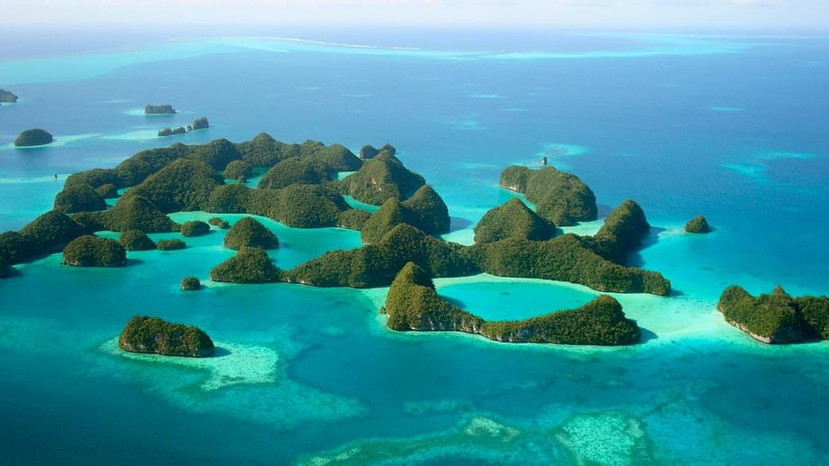 Kleine Inseln können Tsunamis nicht wie bislang angenommen aufhalten, sondern sogar verstärken.