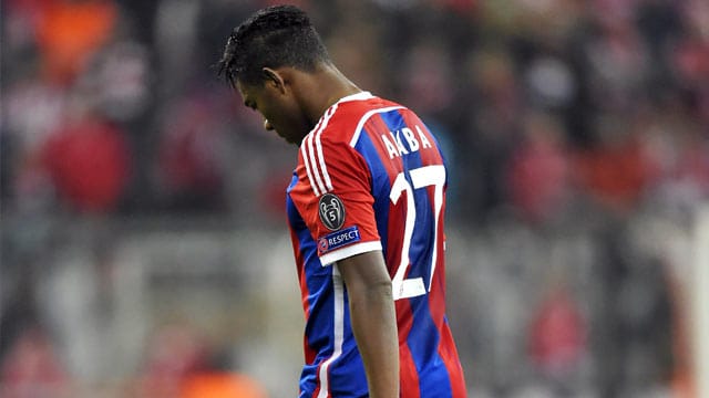 Trauriger Abgang: David Alaba muss gegen den AS Rom verletzt ausgewechselt werden. Trauriger Abgang: David Alaba muss gegen den AS Rom verletzt ausgewechselt werden.