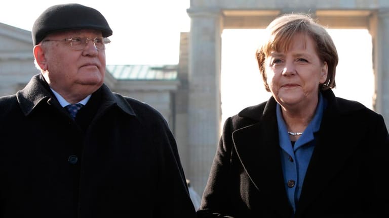 Michael Gorbatschow traf Angela Merkel am Montag in Berlin (Archiv / dpa).