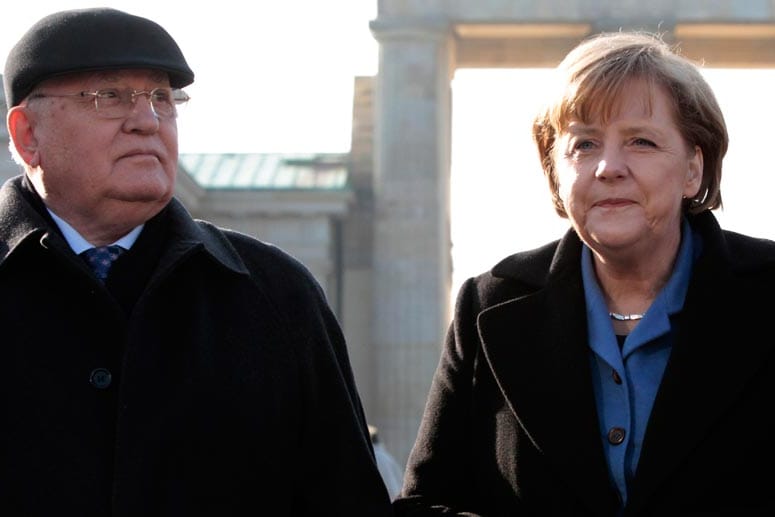 Michael Gorbatschow traf Angela Merkel am Montag in Berlin (Archiv / dpa).