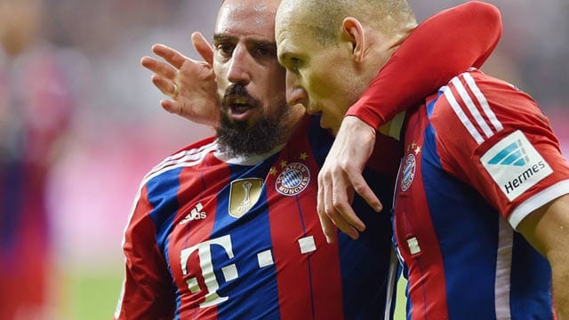 Franck Ribéry (li.) und Arjen Robben bejubeln den 2:1-Sieg gegen Borussia Dortmund.