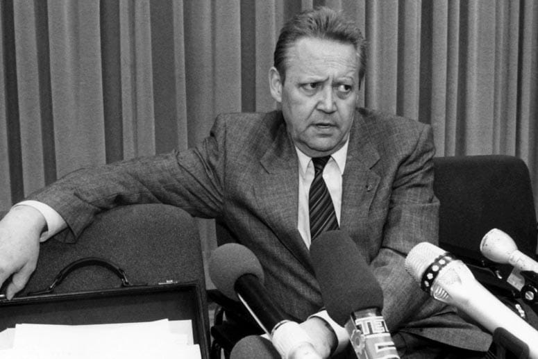 Günter Schabowski am Abend des 9. November 1989. Wenige Stunden später fiel die Mauer.