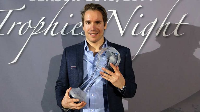 In der Saison 2009/10 sicherte sich Hegle-Svendsen die sogenannte Kristallkugel - den Gesamtweltcup-Sieg (Foto). Nicht nur die Trophäe lässt den norwegischen Superstar gut aussehen.