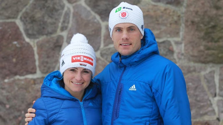 Spätestens seit Oktober 2014 ist der 32-Jährige Sympathieträger in ganz festen Händen. Da heiratete er seine langjährige Freundin Andrea Henkel, die nach der letzten Saison ihre Karriere im Biathlon beendet hatte.