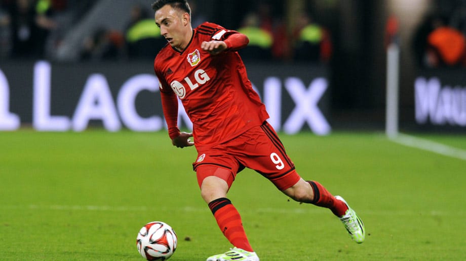 Leverkusens Josip Drmic am Ball