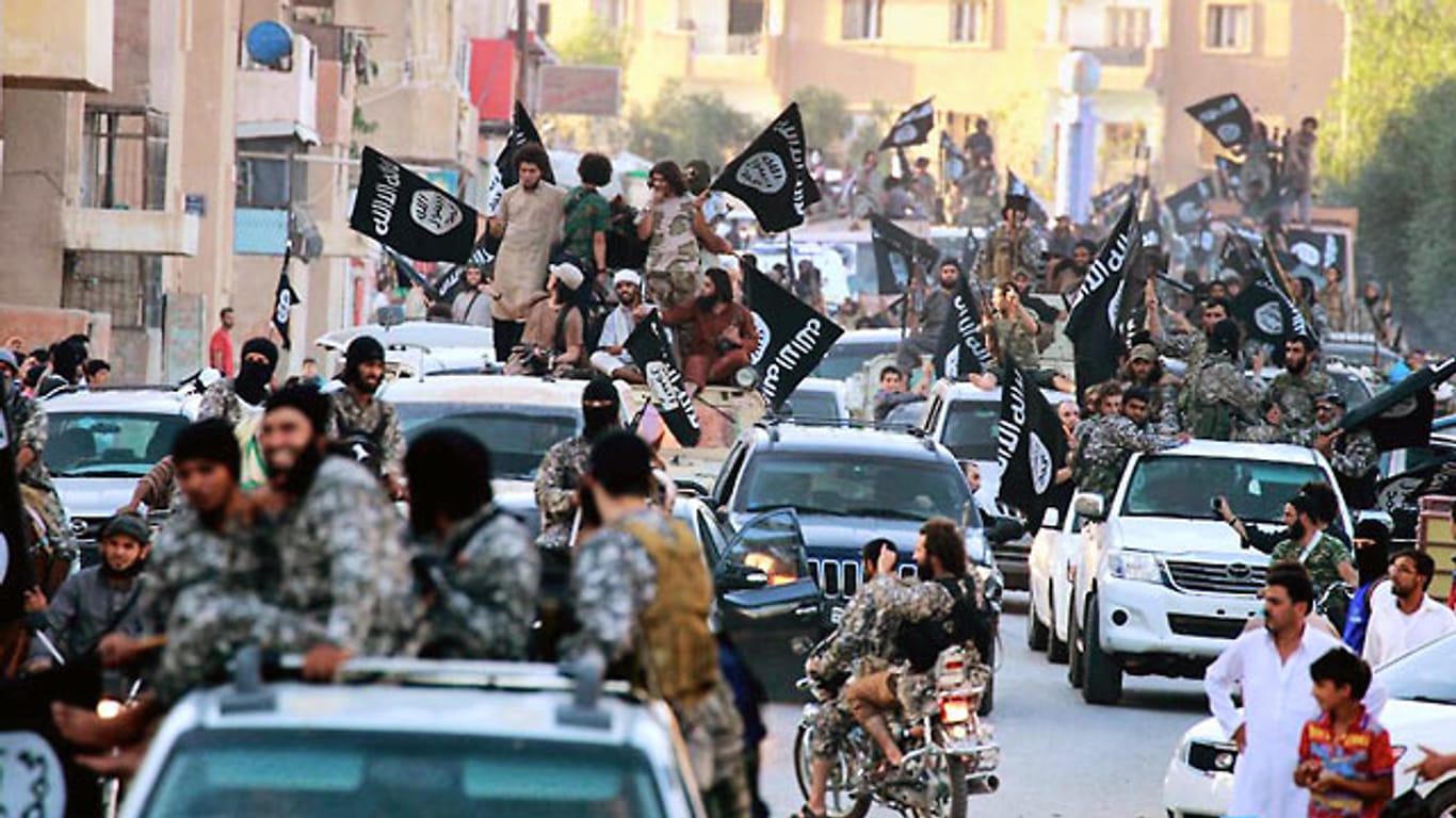 Die Terrororganisationen Islamischer Staat und Al-Kaida wollen ihren Kampf gegeneinander angeblich einstellen und künftig zusammen gegen ihre Gegner vorgehen.