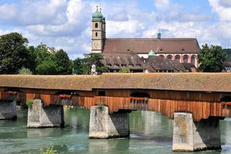 Erst seit Mitte Oktober frei von TNT: die Holzbrücke zwischen Bad Säckingen und der Schweizer Gemeinde Stein
