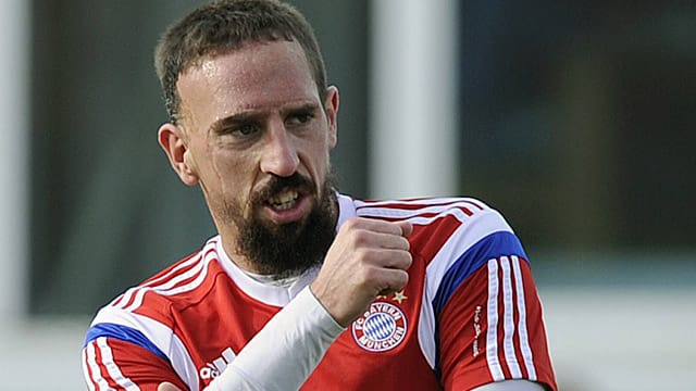 Verletzungsbedingt kam Franck Ribéry in dieser Saison erst in acht Pflichtspielen zum Einsatz. Dabei konnte er aber bereits vier Tore erzielen. Verletzungsbedingt kam Franck Ribéry in dieser Saison erst in acht Pflichtspielen zum Einsatz. Dabei konnte er aber bereits vier Tore erzielen.