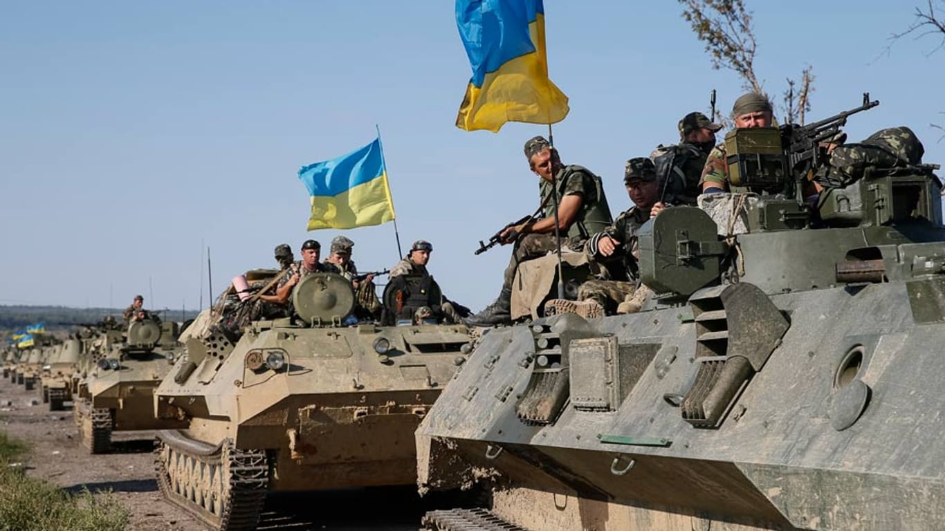 Waffen und Munition will der Westen der Ukraine nicht direkt liefern - anderes, "nicht-tödliches" Kriegsgerät aber schon