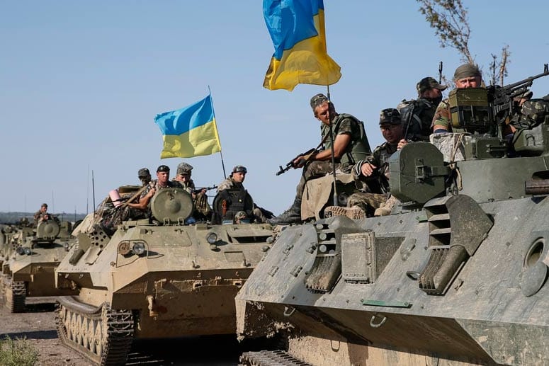 Waffen und Munition will der Westen der Ukraine nicht direkt liefern - anderes, "nicht-tödliches" Kriegsgerät aber schon