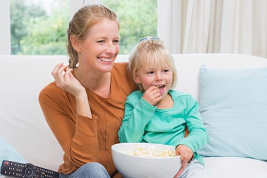 Manche Filme sollten kleine Kinder mit älteren Kindern oder Eltern schauen.