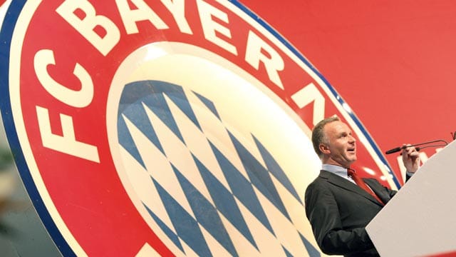 Auf der bevorstehenden Jahreshauptversammlung wird Bayern-Vorstandschef Karl-Heinz Rummenigge ein weiteres Rekordergebnis beim Umsatz verkünden. Auf der bevorstehenden Jahreshauptversammlung wird Bayern-Vorstandschef Karl-Heinz Rummenigge ein weiteres Rekordergebnis beim Umsatz verkünden.
