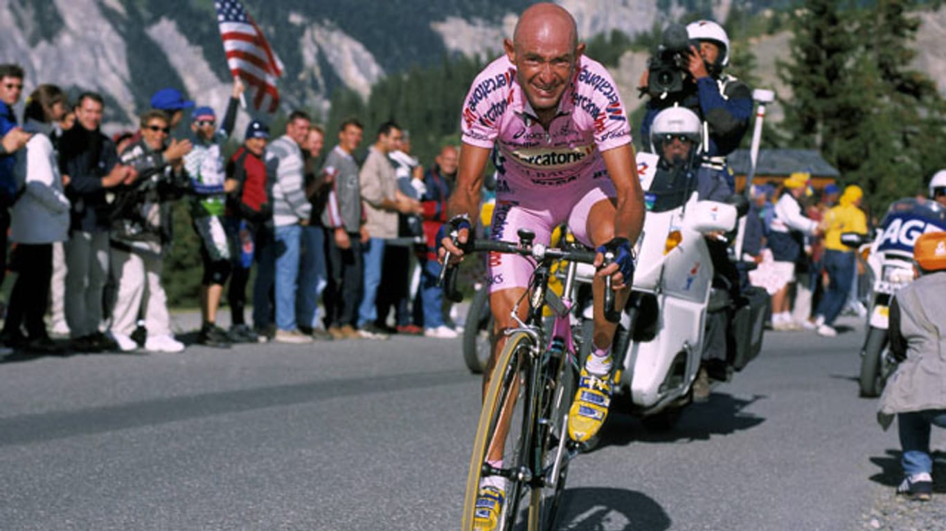 Archivbild von Marco Pantani bei der Tour de France 2000.