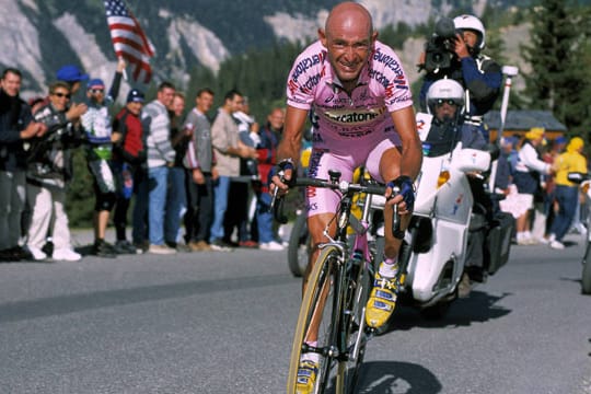 Archivbild von Marco Pantani bei der Tour de France 2000.