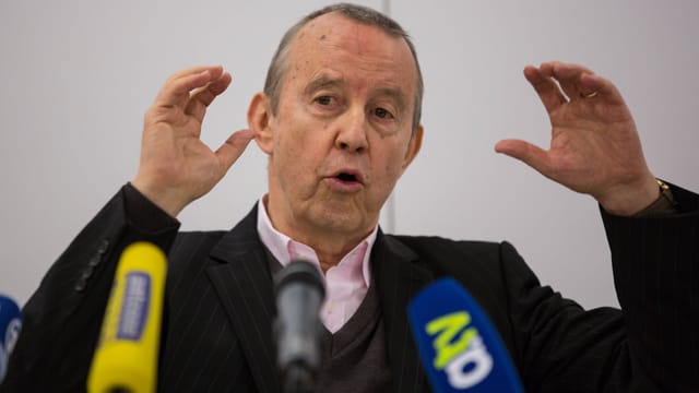 FCA-Präsident Walther Seinsch nimmt seinen Hut.