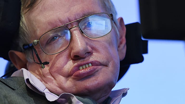Stephen Hawking macht sich Gedanken um die Zukunft der Menschheit.
