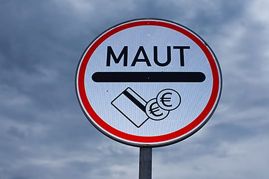 Kaum beschlossen, schon regt sich Widerstand: die Pkw-Maut.