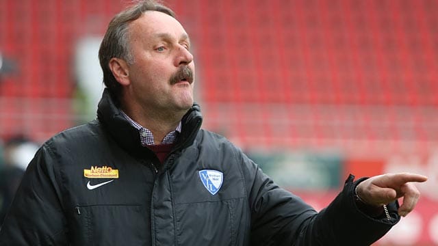 Peter Neururer kritisiert den Umgang mit BVB-Torhüter Roman Weidenfeller. Peter Neururer kritisiert den Umgang mit BVB-Torhüter Roman Weidenfeller.