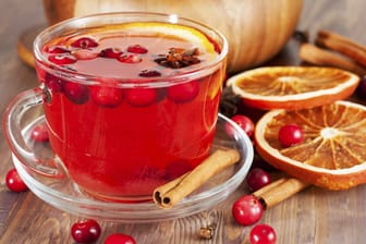Eine Variante, die garantiert auch Erwachsenen schmeckt: Amerikanischer Punsch mit Cranberrys