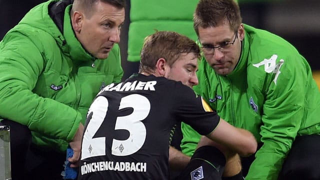 Alles halb so schlimm: Christoph Kramer hat sich im Spiel gegen Zürich nicht ernsthaft verletzt. Alles halb so schlimm: Christoph Kramer hat sich im Spiel gegen Zürich nicht ernsthaft verletzt.