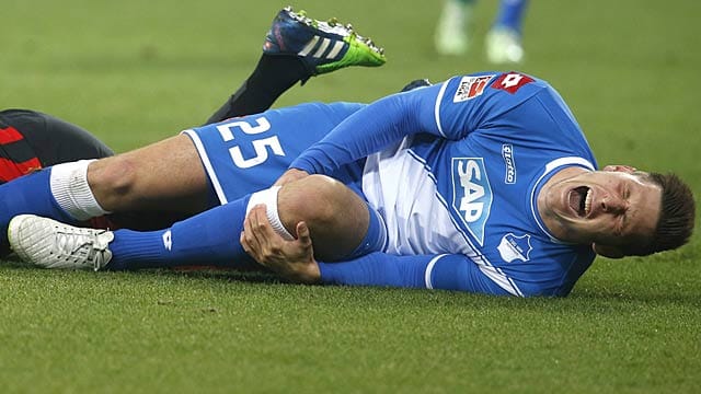 Schlimme Szene: In der Partie gegen Frankfurt verletzt sich 1899-Talent Niklas Süle schwer. Schlimme Szene: In der Partie gegen Frankfurt verletzt sich 1899-Talent Niklas Süle schwer.
