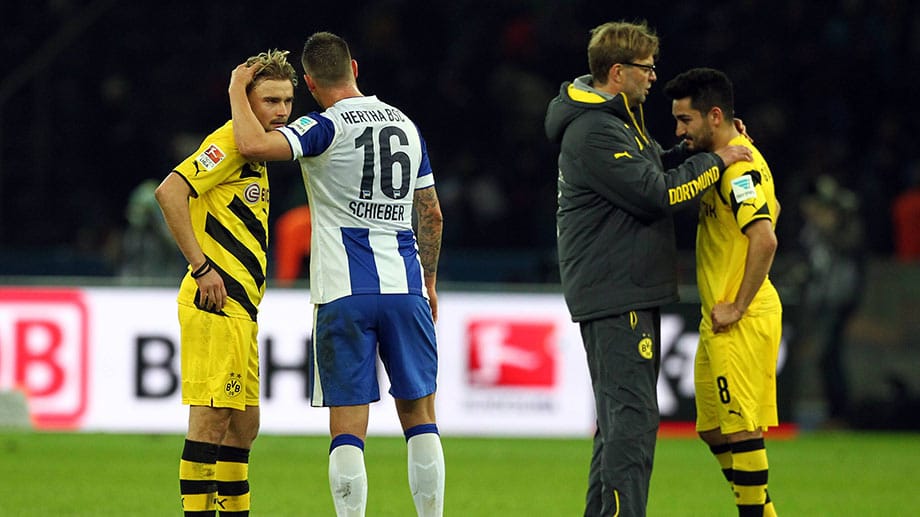 Julian Schieber tröstet seine früheren BVB-Teamkollegen.